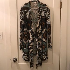 Lightweight Aztec print long cardigan!